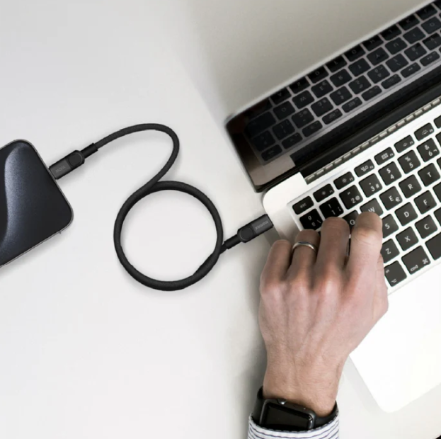 Momax Maglink USB-C to USB-C Magnetic Cable 1m | Black Momax Maglink USB-C to USB-C Magnetic Cable 1m | Black